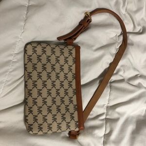 micheal kors hand bag